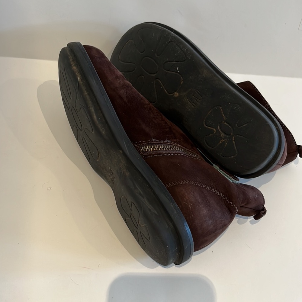 Gap Kid’s Fall Brown Suede Leather Boots, Size 1 - Picture 5 of 7